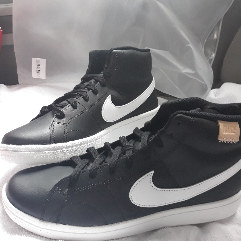 Nike Court Royale 2 mid size 9 1/2